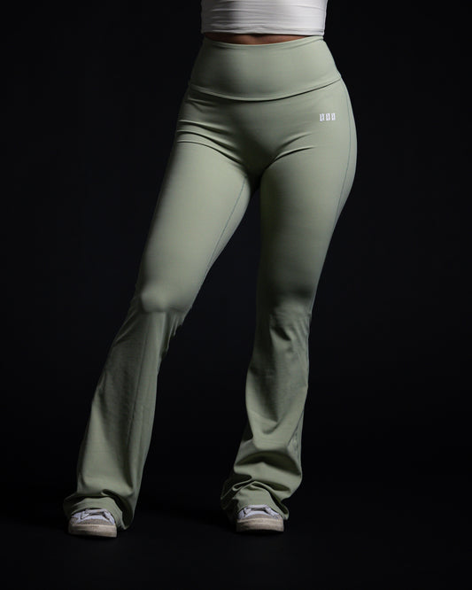 Motion Flare Leggings