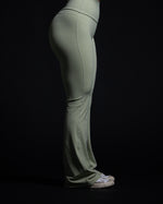 Motion Flare Leggings