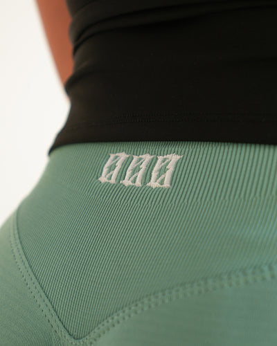 REIGN SHORTS