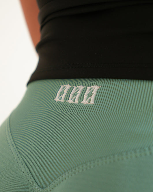 REIGN SHORTS